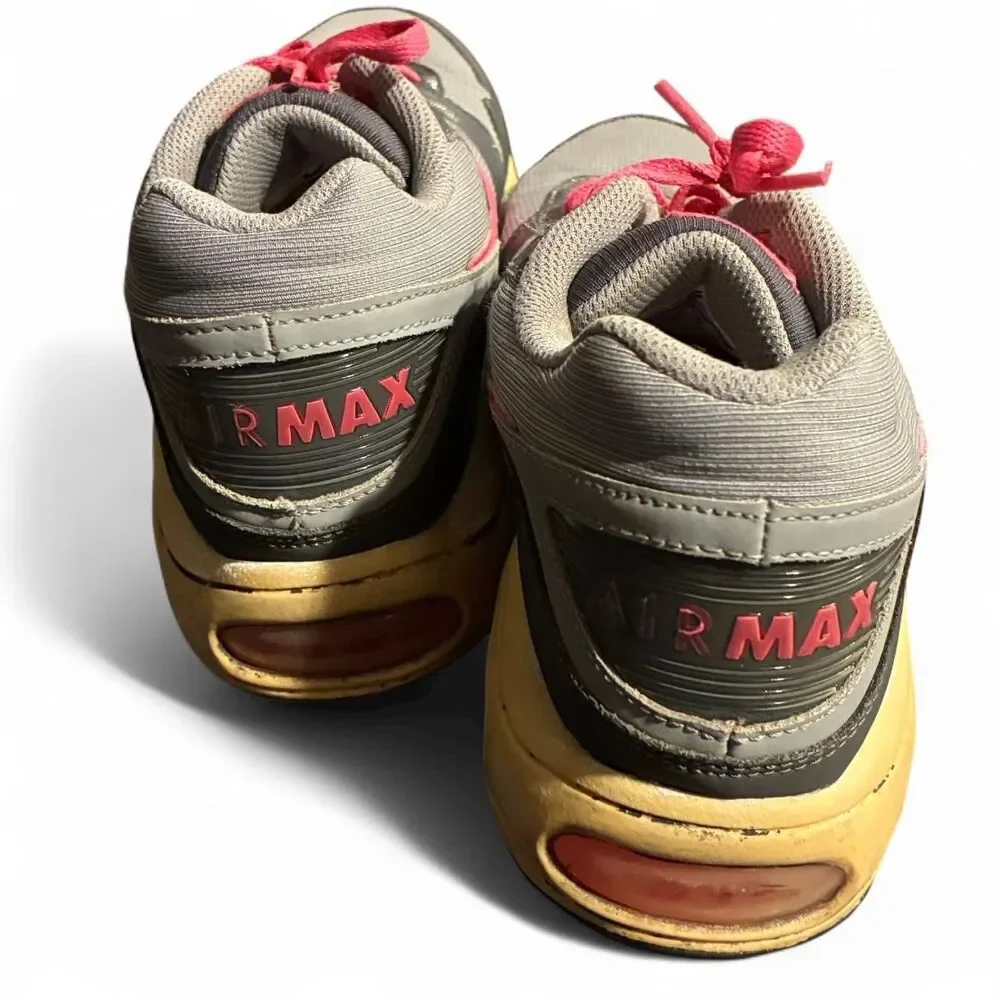 Nike Air Max Navigate Grey / Pink Y7 Women’s 9 Trainers